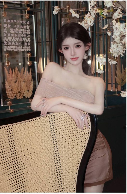 广州 初音🏠硬5171d  精致纯欲脸五官明艳精致，皮肤白皙高素质谈吐  温柔善解人意身材前凸后翘，沙漏腰