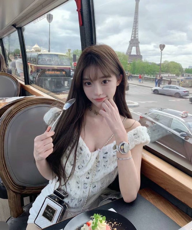 广州 初音🏠真实05 白小纯广东人 会粤语 在校大学生清纯甜美 温柔型全身无整容甜美少女う小清新 性格nice168 36C 白瘦幼 合法少女俏皮无辜小鹿眼 干净透亮肌体重 86穿着洋气