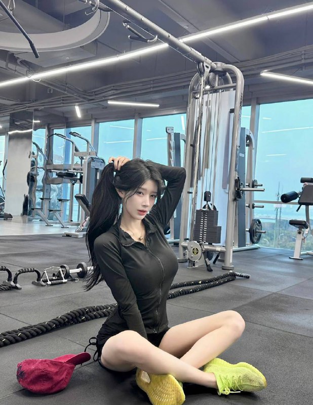 广州 初音🏠硬5兼职主播 模特 硬5🐝01年 178 D➕有耐心素质女友型 可御可甜百熹女