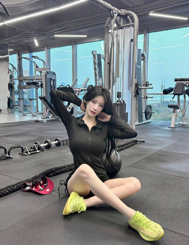 广州 初音🏠硬5兼职主播 模特 硬5🐝01年 178 D➕有耐心素质女友型 可御可甜百熹女