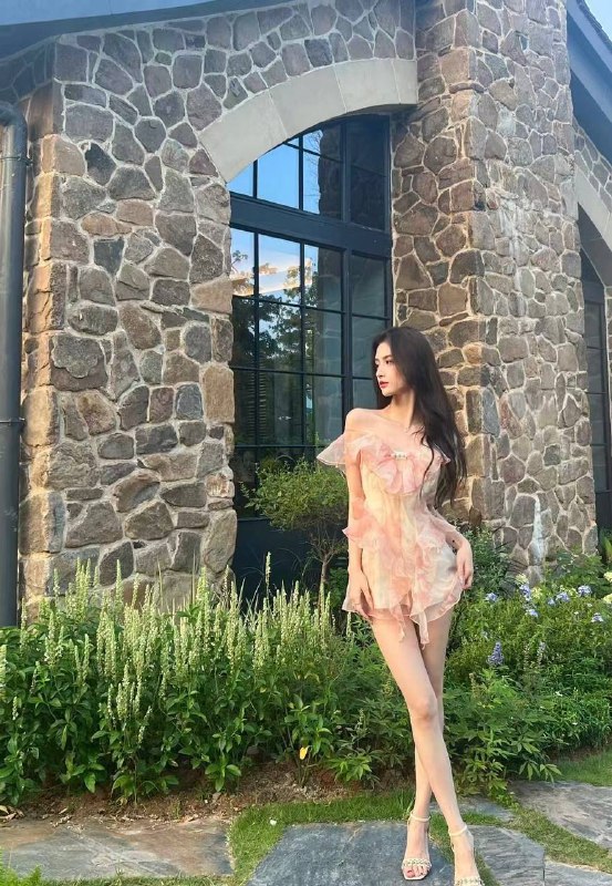 广州🌹175D 又奶又仙 圈外女友   高颜担当🌟纯欲知性 颜值担当素年