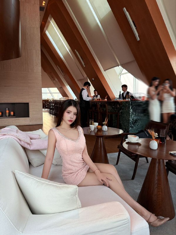 广州阿宝家金陵春极品❤️人，真实第一天下氵🦜质量短暂3开 真照• 𝐇𝐞𝐢𝐠𝐡𝐭身高/170•   𝐖𝐞𝐢𝐠𝐡𝐭体重/90• 𝐁𝐮𝐬𝐭胸围/ D             年龄04•⬆️⬇️粉嫩 私处紧致•🉑️6️⃣9️⃣🐍•  碧玺小宝贝 床下柔情似水 床上热情似🔥•  全身雪白！气质清纯，洋气网红类型•  高素养，有谈吐！ 温柔聪慧 。如果可以我想在最美好的年纪遇见你💞