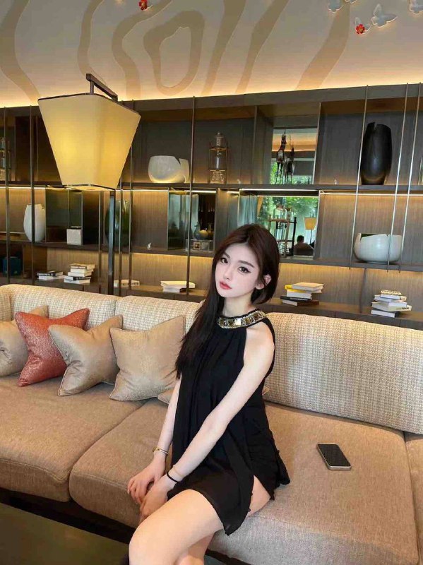 杨弈广州钰儿175🐻D 短暂兼职🥢腿 雪白肤 高颜纯欲甜妹 御姐 真人真照