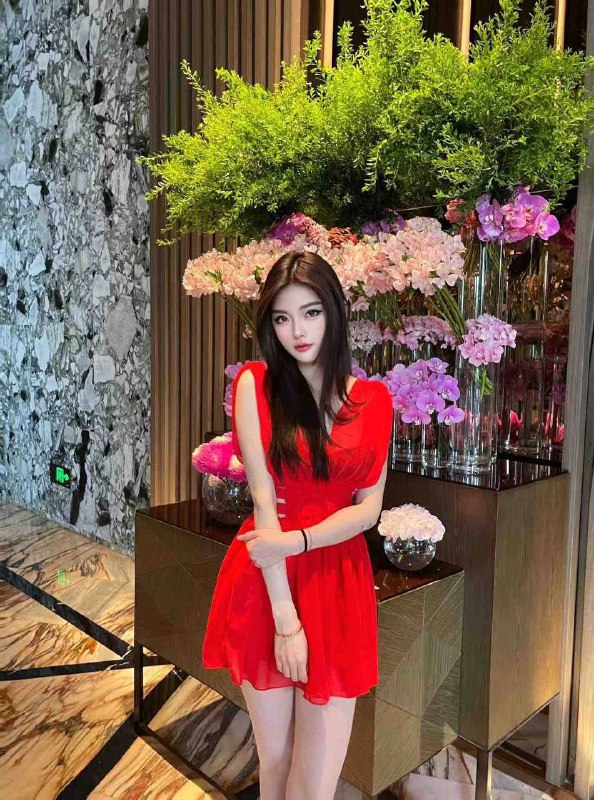 杨弈广州钰儿175🐻D 短暂兼职🥢腿 雪白肤 高颜纯欲甜妹 御姐 真人真照