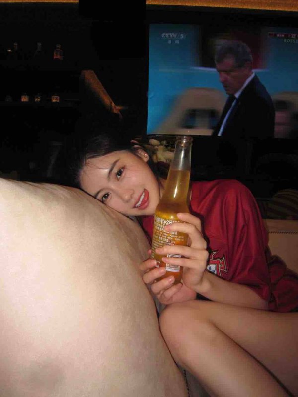 广州🏡小女友🦜03年~ 170C5⃣️⬆️新人甜美可人小仙女A 4腰 筷子腿，天然无整，真🐻36C配合高    前凸后翘 ，肤白嫩滑。在校生，短期兼职。遇见就是缘分硬5