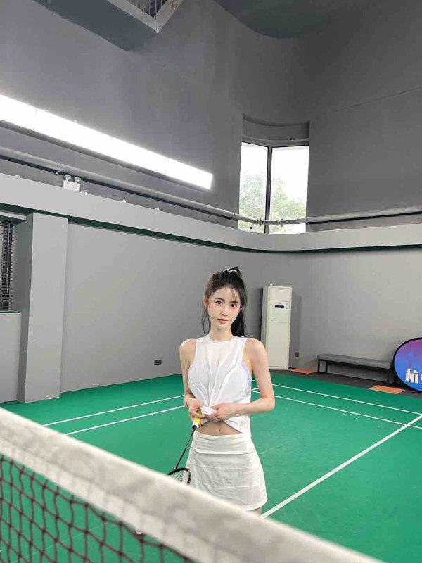 广州🏡小女友🦜03年~ 170C5⃣️⬆️新人甜美可人小仙女A 4腰 筷子腿，天然无整，真🐻36C配合高    前凸后翘 ，肤白嫩滑。在校生，短期兼职。遇见就是缘分硬5