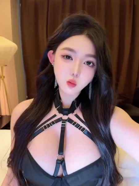 广州Kitty-骚纯大乳-蜜桃臀🔥（21个字符）