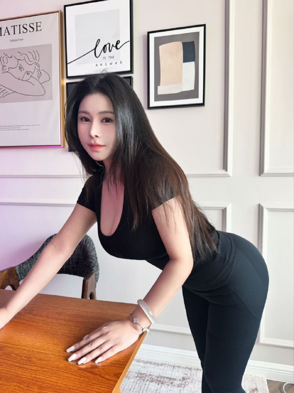 广州家极品大🐻⭕外好友兼职  臀围106• 𝐇𝐞𝐢𝐠𝐡𝐭身高：168• 𝐁𝐮𝐬𝐭胸围：G• 𝐀𝐠𝐞年龄：02•魔鬼身材，丰满巨乳翘臀 喜瘦勿扰 前凸后翘  皮肤超级白身体柔软，书香世家  只接素质课大屁股