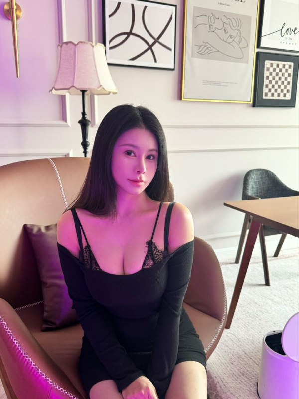 广州家极品大🐻⭕外好友兼职  臀围106• 𝐇𝐞𝐢𝐠𝐡𝐭身高：168• 𝐁𝐮𝐬𝐭胸围：G• 𝐀𝐠𝐞年龄：02•魔鬼身材，丰满巨乳翘臀 喜瘦勿扰 前凸后翘  皮肤超级白身体柔软，书香世家  只接素质课大屁股