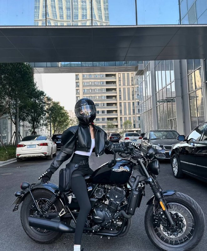 广州🏠💛💛💛广州紫紫，爱玩机车妹妹，🐰真实06年在校艺术生176.c有纹身🐰初处⬇️海，一个客都不认识🐰全脸无整 邻家女孩气息🐰笑容超甜 胶原蛋白满满🐰撒娇一把手 初恋的滋味🐰性格超级好 高情商会聊天紫紫无整白小纯