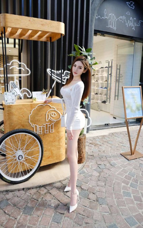 🏠广州💛💛💛全能小恶魔sm，莞式，全能168E 48kg真实银行职员 已婚未孕少妇 欲求不满小恶魔极度敏感体质 性瘾重度患者极度反差婊 挑战无底线曾在日本接受知名性爱大师亲自指导，两性感官全面开发特长:Blow Job各种角色扮演剧本反差小母狗&榨汁女王无缝切换。技能:潮吹，69，口爆，双飞，无套，各种制服，3T，sm全能，莞式