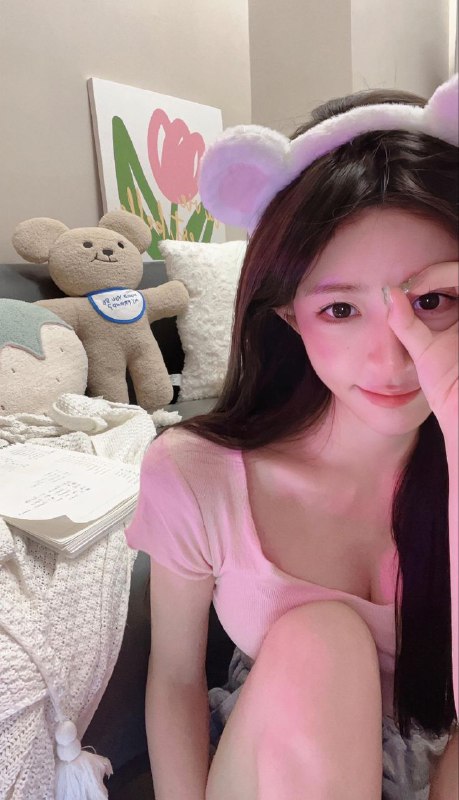 广州🏠💛💛💛168w家3外5⬆️极品初恋女友首次兼职，只素质k不抽烟，不喝酒，不纹身03，168D真🐻马甲线全身雪白 无赘肉 无任何差距活波超爱笑    禁冒无纹身白小纯家3外5