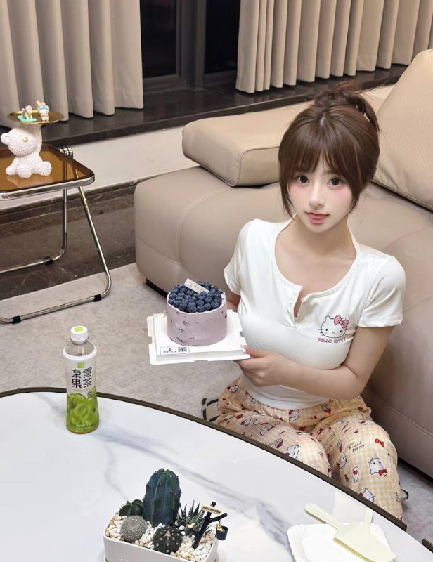 广州阿宝🏠网红小鱼童颜巨茹清纯0风尘  纯天然无整 04🐻E罩杯 168粉嫩甜心 温柔可爱 肌肤白如雪❄️大眼babyface 少女笑起来超好看爱笑 活泼乖巧懂事初恋女友feell床上配合度些不懂的哥哥多教教便好小鱼