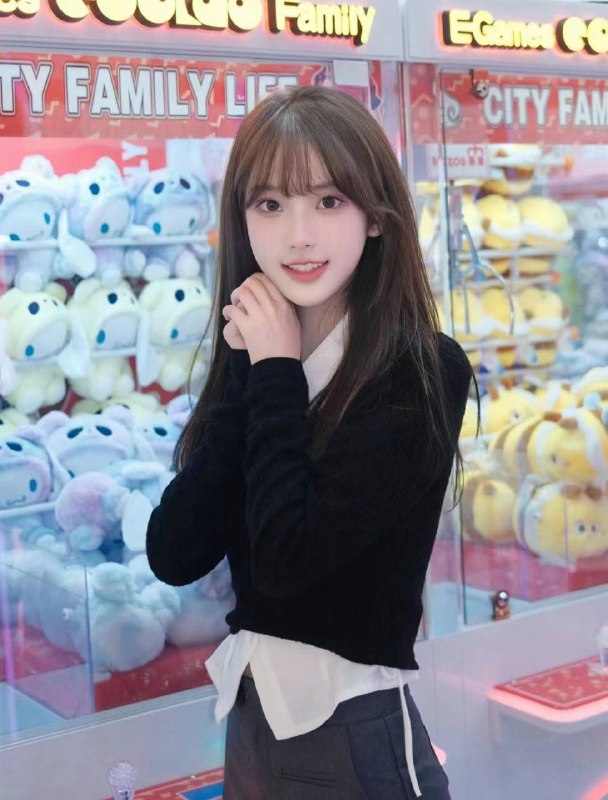 广州小梨短发小🍐真实 03年-170-D -44KG童颜巨ru真实在校学生，暑期兼职开第一次下甜美可爱少女三点粉小梨