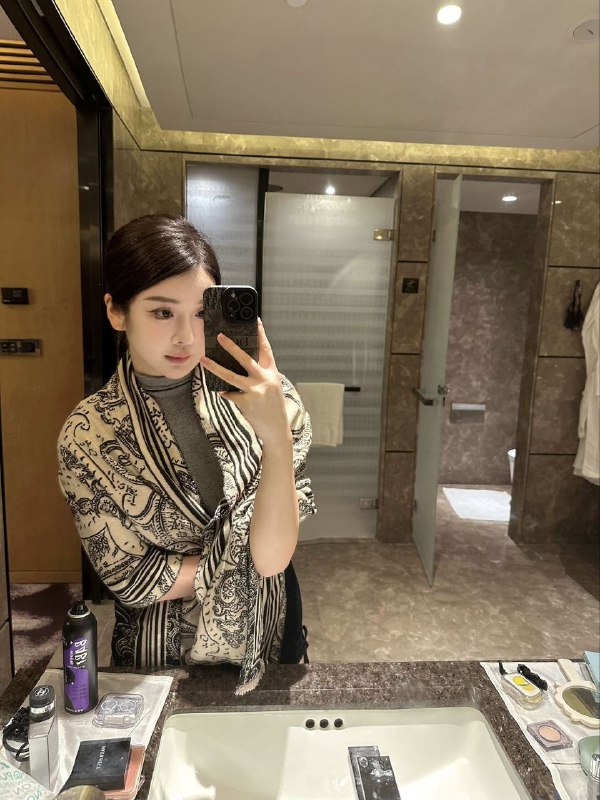 广州林智慧172D私人教练健身御姐无整纯天然款御姐气质，穿着大牌洋气时尚👄小蛮腰真正蜜桃臀   卡戴珊身材前凸后翘🍑常年健身全身紧致无赘肉❤️官网可查美国NSCA体适能私人教练认证📄可面对面提问专业知识查看认证📄年龄:2001 年 身高:172cm🐻：D（无整）腰围：63cm臀围：98cm 体重：54kg林智慧