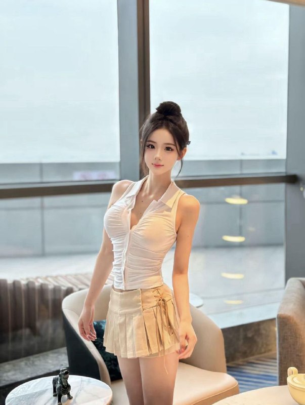 Gz千奈美家3外5🈲挂合作人Gz小女友06年，身高168，真胸36C，天然🈚️整娇小女友型，皮肤白嫩，性格超好