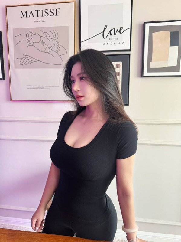 广州极品 初音🏠极品大G⭕外好友兼职  臀围106• 𝐇𝐞𝐢𝐠𝐡𝐭身高：168• 𝐁𝐮𝐬𝐭胸围：G• 𝐀𝐠𝐞年龄：02•魔鬼身材，丰满巨乳翘臀 喜瘦勿扰 前凸后翘  皮肤超级白身体柔软，书香世家  只接素质课