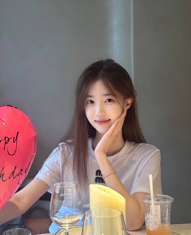 广州  初音🏠06年 166🐻C🍬All you meet is providence, and all you have is lucky. ​The best one is called the future.⭐高素质 肤皮非常白滑五官精致⭐涩羞可爱 乖听巧话 气质甜美款⭐年轻💦多👇紧面致有弹性⭐待k温柔 体贴高 素质女友范 有耐心