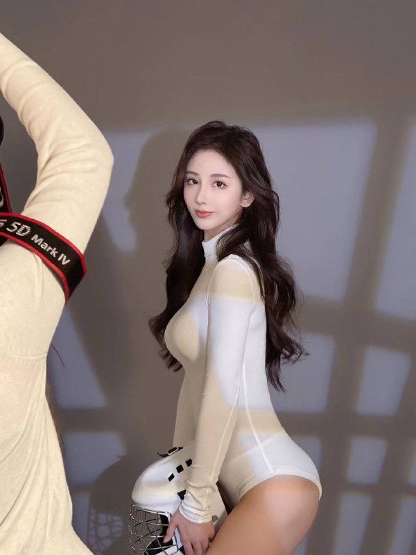 广州❤️初音🏠• 首次兼职淘宝模特短开🎬• 净身高173🐻D👙• 女友feel 不催不事 高颜值 高素质🌛• 肤白貌美 大长腿🥢🦵🏻A4腰 温柔体贴我们· 遇见即是上上签❤️[图片]