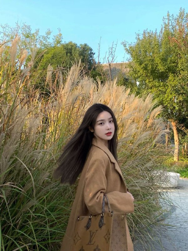 广州阿宝家提米硬5Timi提米留学生 ♡︎Age年龄        02年Height 身高  168cmWeight体重  45-46kgBust胸围       D-cup皮肤滑嫩 白皙透亮完美比例 身材匀称来自江苏的姑娘真实大不列颠金融硕士留学生🇬🇧高素质 高智商 高情商 平易近人无疤痕无纹身 可全程英语交流🌍清纯活泼&洋气&热情 随时切换Hobby爱好：健身 旅行 象棋 滑雪 摄影 美食