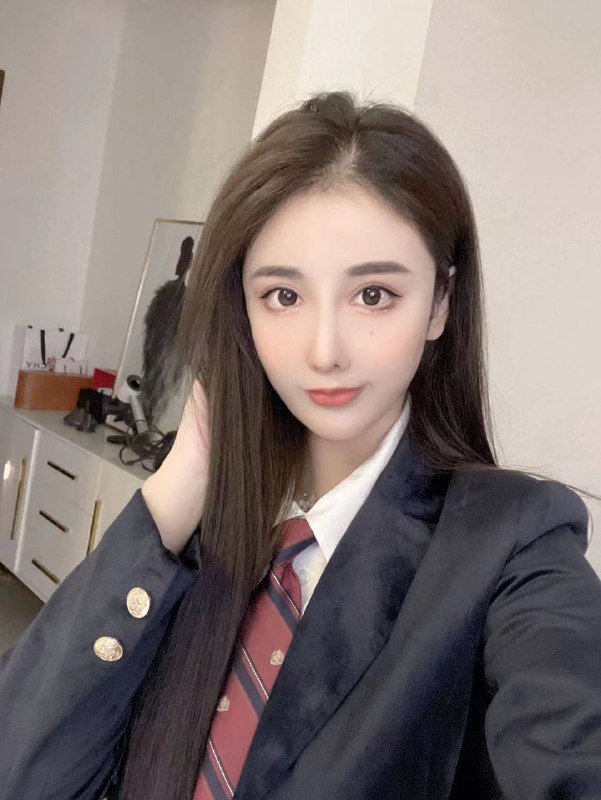 广州❤️初音🏠• 首次兼职淘宝模特短开🎬• 净身高173🐻D👙• 女友feel 不催不事 高颜值 高素质🌛• 肤白貌美 大长腿🥢🦵🏻A4腰 温柔体贴我们· 遇见即是上上签❤️[图片]