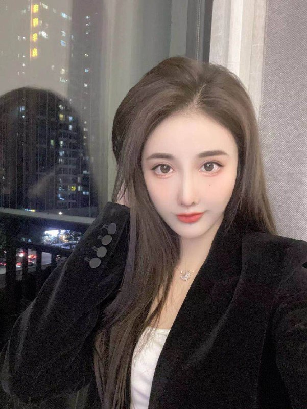 广州❤️初音🏠• 首次兼职淘宝模特短开🎬• 净身高173🐻D👙• 女友feel 不催不事 高颜值 高素质🌛• 肤白貌美 大长腿🥢🦵🏻A4腰 温柔体贴我们· 遇见即是上上签❤️[图片]