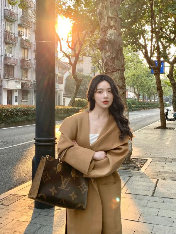 广州阿宝家提米硬5Timi提米留学生 ♡︎Age年龄        02年Height 身高  168cmWeight体重  45-46kgBust胸围       D-cup皮肤滑嫩 白皙透亮完美比例 身材匀称来自江苏的姑娘真实大不列颠金融硕士留学生🇬🇧高素质 高智商 高情商 平易近人无疤痕无纹身 可全程英语交流🌍清纯活泼&洋气&热情 随时切换Hobby爱好：健身 旅行 象棋 滑雪 摄影 美食