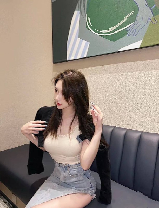 广州❤️初音🏠• 首次兼职淘宝模特短开🎬• 净身高173🐻D👙• 女友feel 不催不事 高颜值 高素质🌛• 肤白貌美 大长腿🥢🦵🏻A4腰 温柔体贴我们· 遇见即是上上签❤️[图片]