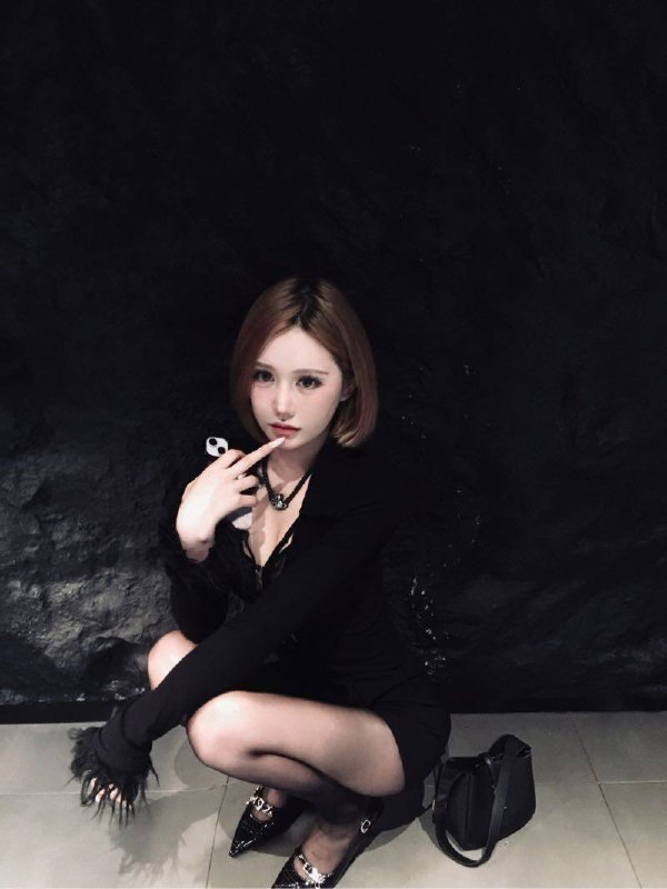 广州 初音🏠顶级嫩模 白净大长腿 极品烧杯 人间尤物Occupationn：平面模特 ｜Age: 19 Bust: DHeight: 172｜Hobby：游泳｜瑜伽｜茶艺｜旅  行｜画画｜钢琴性感温柔｜端庄大方｜洋气大牌｜谈吐优雅｜穿著时尚｜穴肥水多｜活好不事｜身材正点｜口活一绝｜鸳鸯深喉｜长腿美杀｜气质高级｜婀娜多姿｜温柔随和｜水多量大｜魔鬼身材｜精致脸蛋｜善解人衣｜————————————————————配合度极高 柔韧度极好 腰臀比完美 小腹无赘肉平时常健身 常年练瑜伽 可多种体位 待客如男友服务意识强 互动技术高 女友体验感缠绵床榻销魂酥骨 懂风情知情趣大灯长腿都给你有前有后 满足你所有欲望幻想道具服饰制服齐全 擅长各种角色扮演解锁各种体位姿势仅接待高素质客户 据不守时醉酒课低素质屌丝看客浪费时间勿扰推荐指数⭐️⭐️⭐️⭐️⭐️真人真照🈲挂🈲冒🈲🉑💋🉑69🉑双🉑代开🉑酒夜