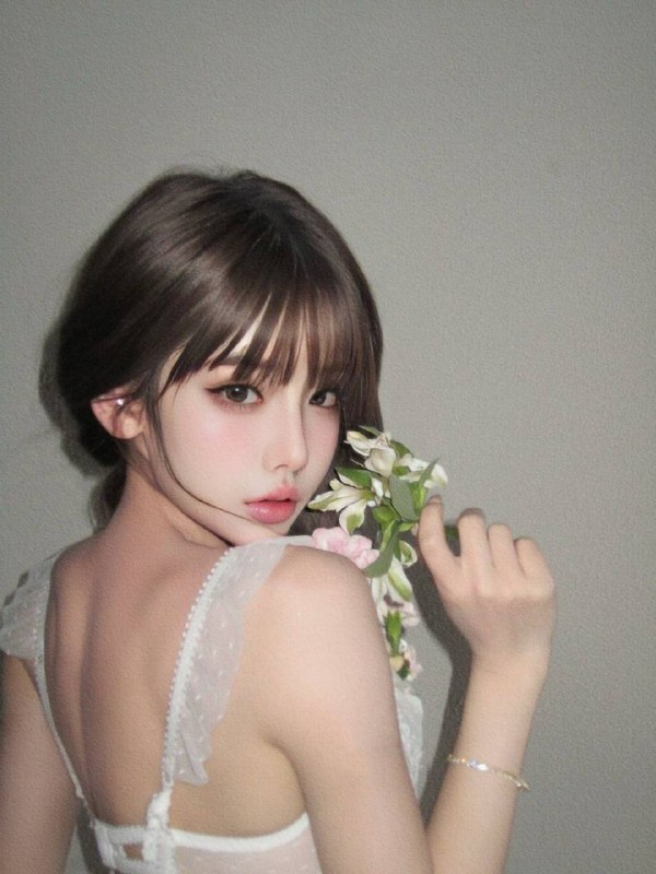 广州 初音🏠极品纯欲甜妹元宝极品清纯甜妹 特别乖年龄：04🌸🌸身高:168 体重：40kg🌸🌸真实🐻D🌸🌸全身零整纯天然小妹妹🌸🌸⬆️⬇️粉嫩🉑甜🉑欲🌸🌸身材比例及好  刚⬇️💦的小妹妹🌸🌸第一眼就是心动的感觉❤️❤️初恋般的激情和甜美期待与你在一起的时