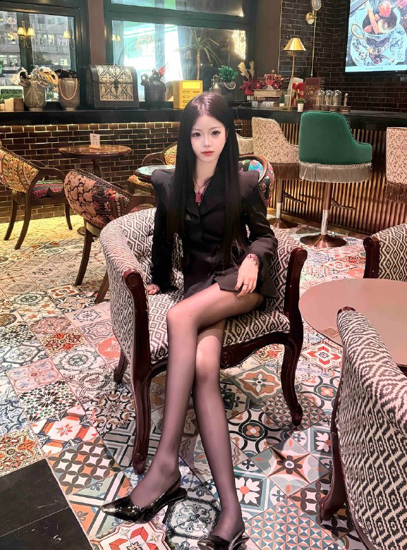 广州 蓝白白🏡小藤白虎2006 173D🐻90斤 白🐯初次兼职一个客没见过手机原相机自拍 Jk丝袜👠上下粉嫩 皮肤雪白 配合度百分百