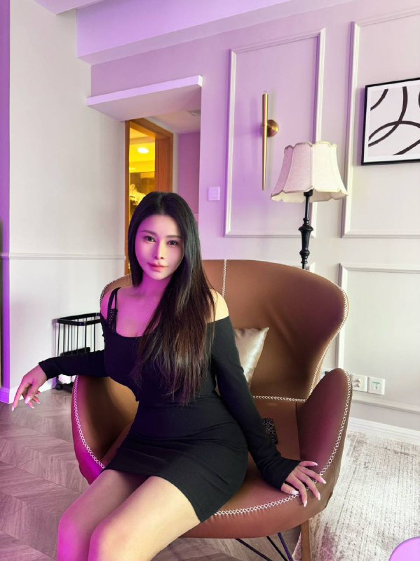 甜甜家🦁️168G 02年•魔鬼身材，丰满巨乳翘臀 喜瘦勿扰 前凸后翘  皮肤超级白