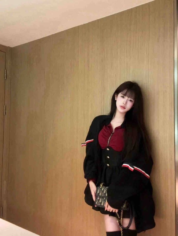 广州🏡星子05 165C 纯欲抖音网红初次兼职上下粉嫩  丝袜情趣  高跟鞋👠穿衣有品  高端大气  可纯可欲照片视频都是本人自拍 无水分