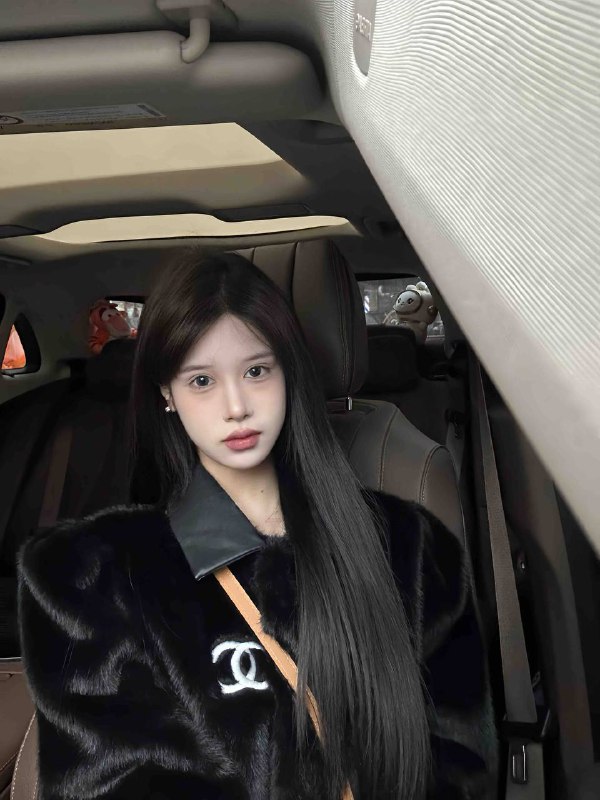 广州🏡星子05 165C 纯欲抖音网红初次兼职上下粉嫩  丝袜情趣  高跟鞋👠穿衣有品  高端大气  可纯可欲照片视频都是本人自拍 无水分