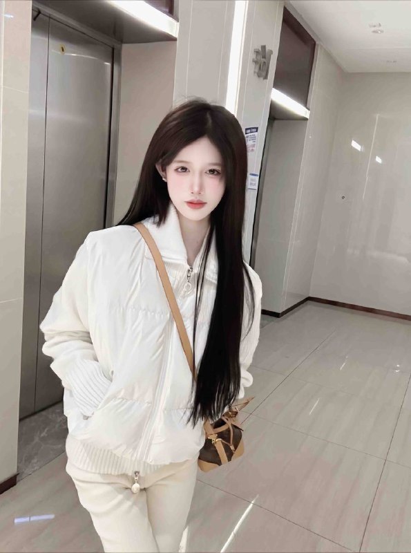 广州🏡星子05 165C 纯欲抖音网红初次兼职上下粉嫩  丝袜情趣  高跟鞋👠穿衣有品  高端大气  可纯可欲照片视频都是本人自拍 无水分