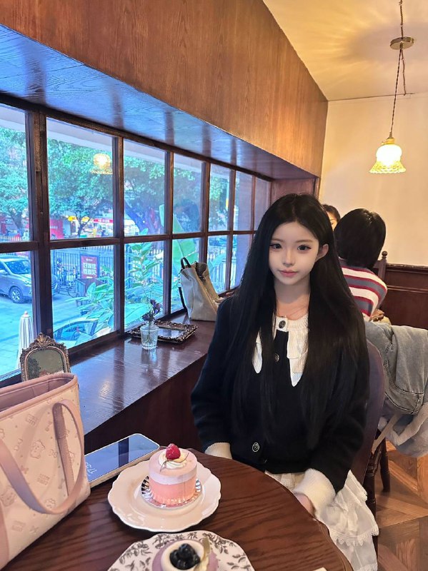 广州 初音🏠06 白🐯👩‍🎓身高 172  体重 90  罩杯 C可爱清纯 Jk 丝袜 马甲线  乖巧懂事