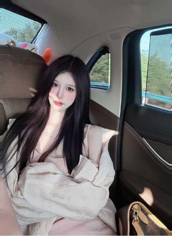 甜甜家🦁️抖音小网红165C