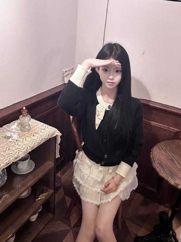 广州 初音🏠06 白🐯👩‍🎓身高 172  体重 90  罩杯 C可爱清纯 Jk 丝袜 马甲线  乖巧懂事