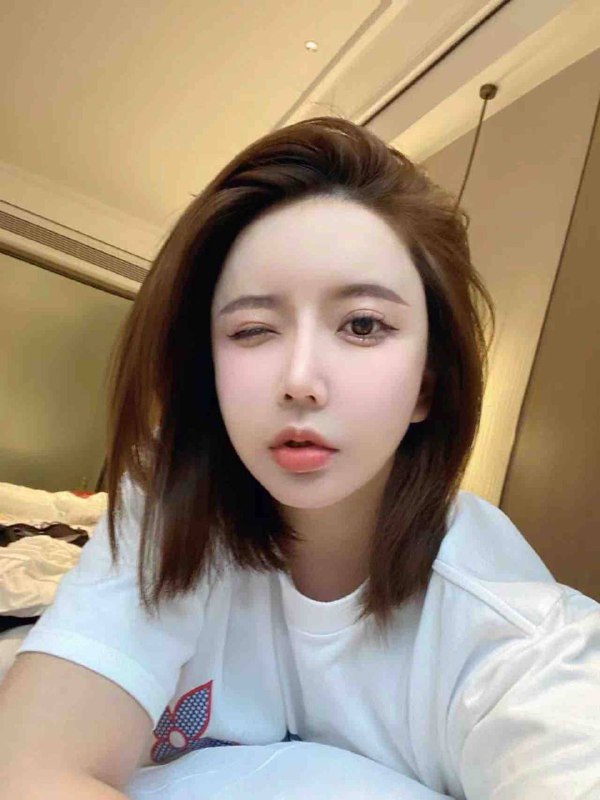 广州 蓝白白🏡韩国短发留学生 168真胸D白虎 蜜桃臀筷子腿 可中文英文 韩国语 敏感易喷体质