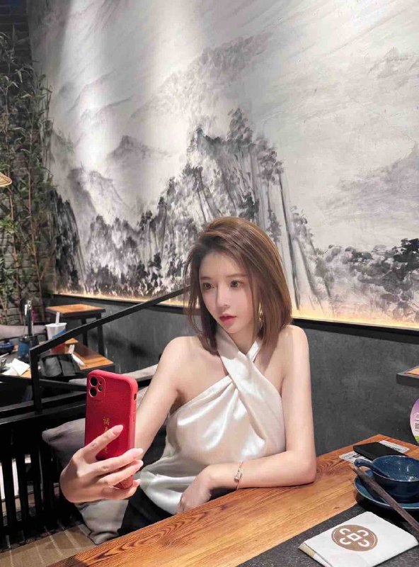 广州 蓝白白🏡韩国短发留学生 168真胸D白虎 蜜桃臀筷子腿 可中文英文 韩国语 敏感易喷体质