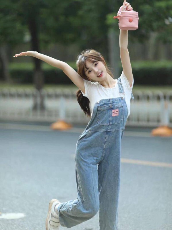 #广州王子诺🌹零整容妈生脸极品萝莉天花板💓🌟44KG  168cm🐻C 小蛮腰🥢腿🌟3点粉嫩 外萌内骚  榨汁机 敏感氵多-极致腰臀比例 各种姿势配合 女友级服务-淡妆见客 拒绝浓妆艳抹💅🏻不吸烟 无纹身 懂事乖巧听话 必拿好评❤️🍒欢迎哥哥来调教🍒#珍妍