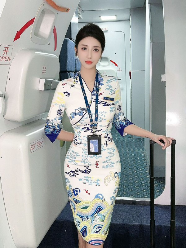 广州阿宝家梦梦✨身高/Height ：173✨罩杯/Cup  ： C真🐻✨真实01年 可蜜可纯 南航实习空姐✨高素质不催不事温柔似水柔情热情如火✨服务态度🌟🌟🌟🌟🌟真人兼职🎬