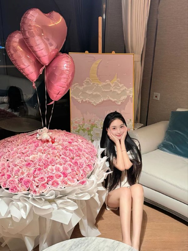 GZ阿宝家阿娇家3外5🔅身高 / 171🦜🔅胸围/  D🐻🔅👙三点粉嫩🔅比例完美  大长腿🔅性格温柔体贴乖巧 活好不催不事