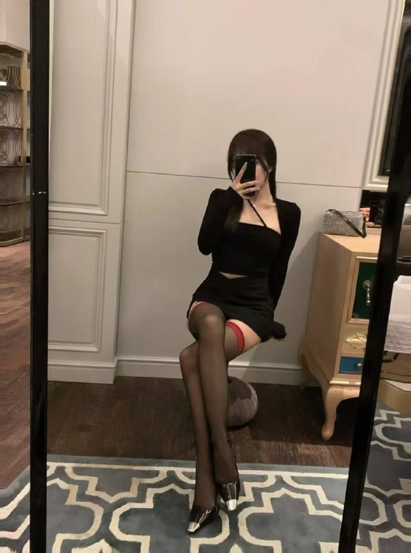 广州 初音🏠粤语纯 欲洋气网红•身高168    胸围：D   年龄：04•圈外兼职💧多超紧 自然真🐻假一赔十•皮肤雪白   性格温柔🧚‍♀️气质仙 单身无男友短期停留兼职 颜值气质极佳