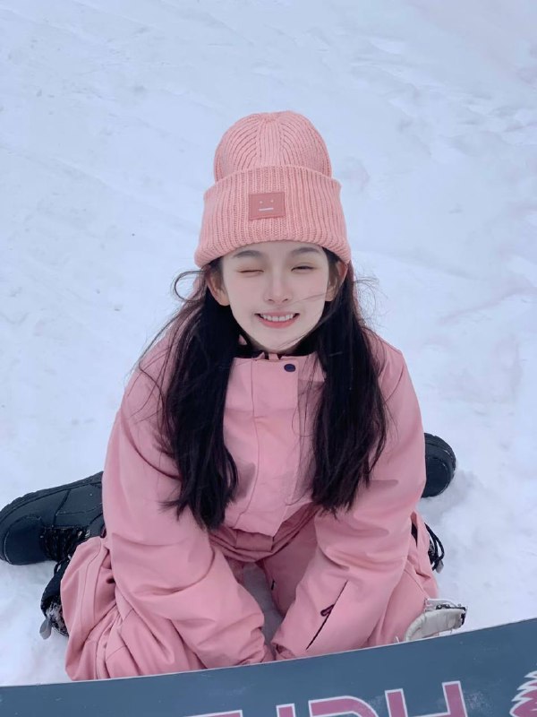 广州 初音🏠硬5极品白小纯  硬5️⃣极品甜妹🫧165cm 04年 纯天然🐻32d 手感一流🫧0整形 无纹身🫧馒头1线天 可素颜约会🫧轻微m属性🫧声控福音 乖巧听话