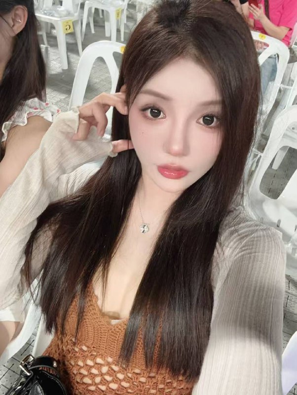 广州 初音🏠粤语纯 欲洋气网红•身高168    胸围：D   年龄：04•圈外兼职💧多超紧 自然真🐻假一赔十•皮肤雪白   性格温柔🧚‍♀️气质仙 单身无男友短期停留兼职 颜值气质极佳