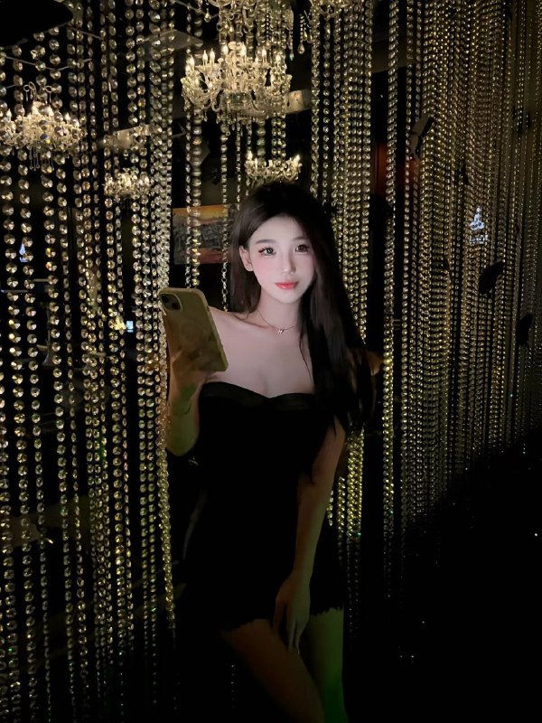 #广州王子诺🌹家3外5真人真照168真胸大E杯全身雪白上下粉A4腰。筷子腿  蜜桃臀  白虎短期兼职  提前预约#熙儿