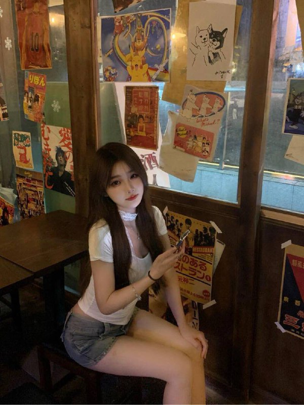 广州卡人🏠💛💛💛柚子广州170柚子04年粤语洋气网红白小纯短期兼职不验证 广州人身高170 ，体重95，胸围D可纯可欲#柚子#粤语#御姐