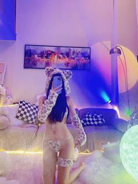 广州 初音🏠170白虎 3点米分体重84斤，真实02年，性格温柔脾气好，实力碧玺