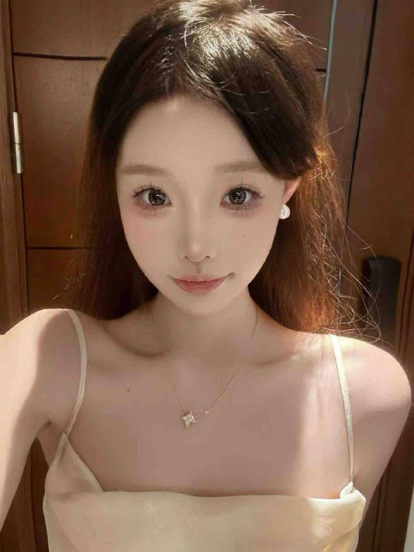 广州 蓝白白🏡莎莎2005 168D暨南大学在校学生短期兼职jk 丝袜👠上下粉嫩皮肤雪白 不粉免费全身0整 乖巧 纯悦天花板